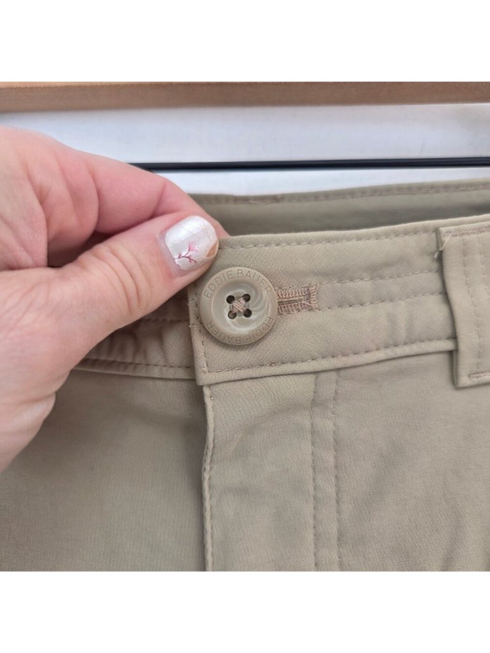 Eddie Bauer Khaki Hiking Pants Cropped Capris Outdoor Cargo Women's 8 - Picture 4 of 9